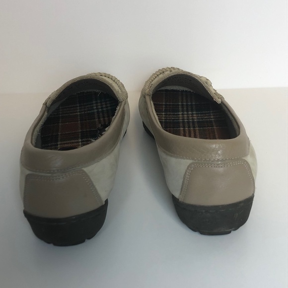 Hush Puppies Tan Loafers Slip On Shoes ((size 6 EW)) - Picture 6 of 8